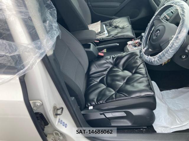 VolksWagen GOLF 2009-06 7563083-10