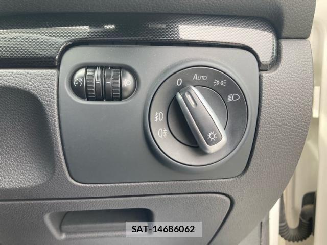 VolksWagen GOLF 2009-06 7563083-15