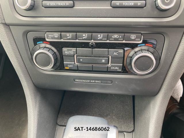 VolksWagen GOLF 2009-06 7563083-18