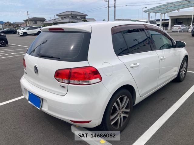 VolksWagen GOLF 2009-06 7563083-2