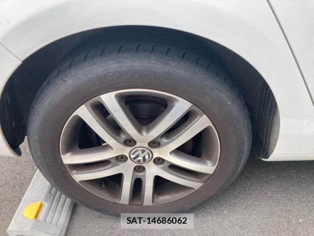 VolksWagen GOLF 2009-06 7563083-6