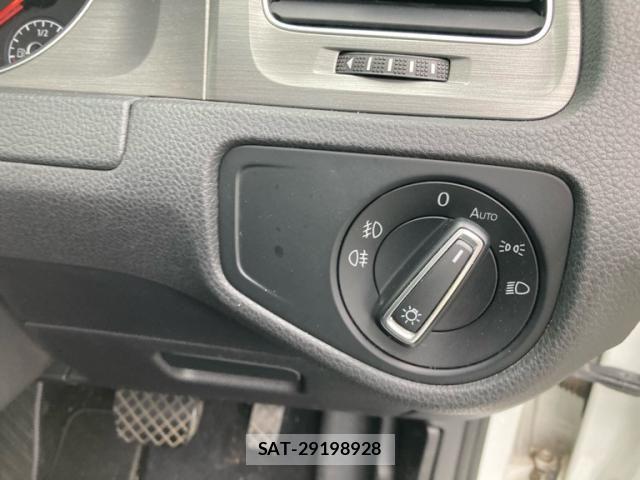 VolksWagen GOLF 2013-09 7621318-15
