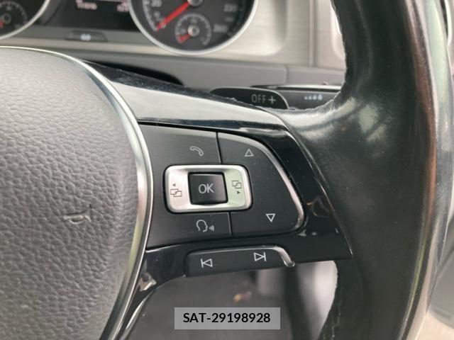 VolksWagen GOLF 2013-09 7621318-16