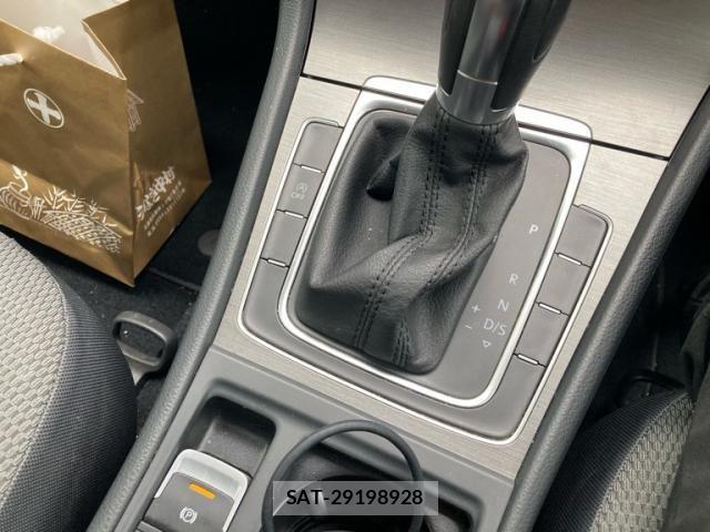 VolksWagen GOLF 2013-09 7621318-23