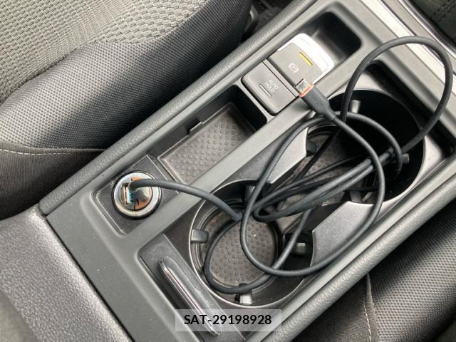 VolksWagen GOLF 2013-09 7621318-24