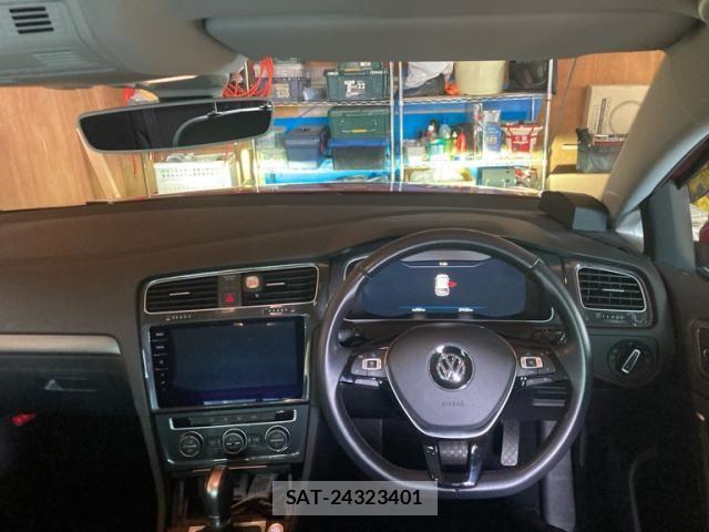 VolksWagen GOLF 2019-02 7621319-14