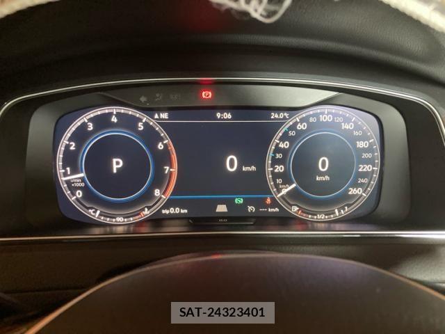 VolksWagen GOLF 2019-02 7621319-20