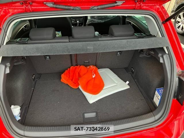 VolksWagen GOLF 2018-08 7730703-9