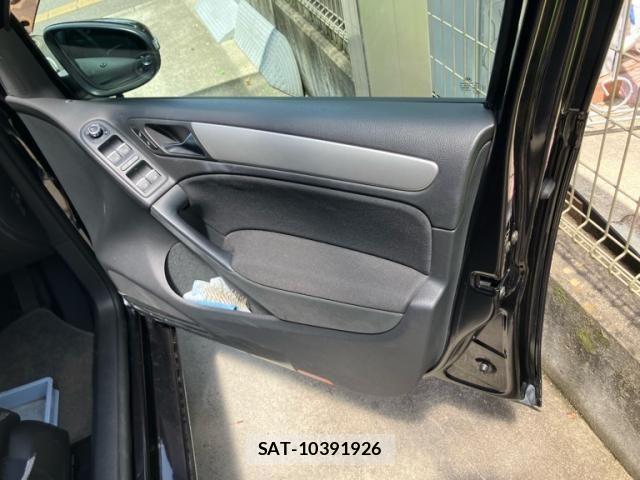 VolksWagen GOLF 2011-08 7790496-17