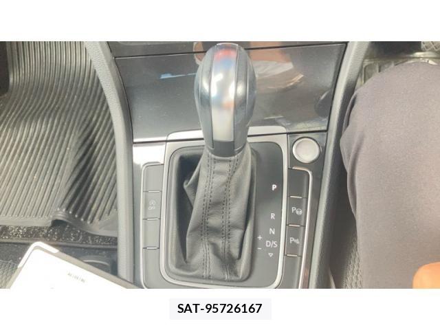 VolksWagen GOLF 2019-11 7790497-17