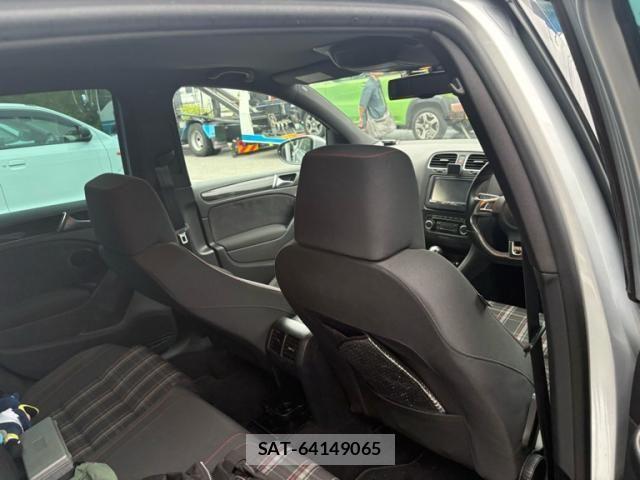 VolksWagen GOLF 2010-11 7880469-9