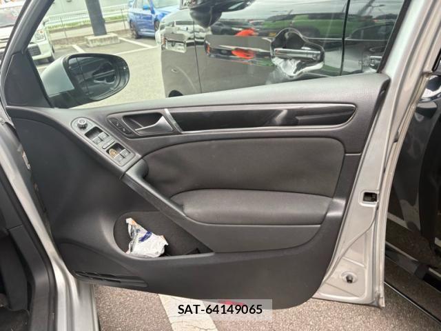 VolksWagen GOLF 2010-11 7880469-13
