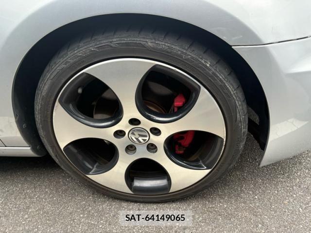 VolksWagen GOLF 2010-11 7880469-2