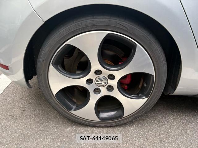 VolksWagen GOLF 2010-11 7880469-3