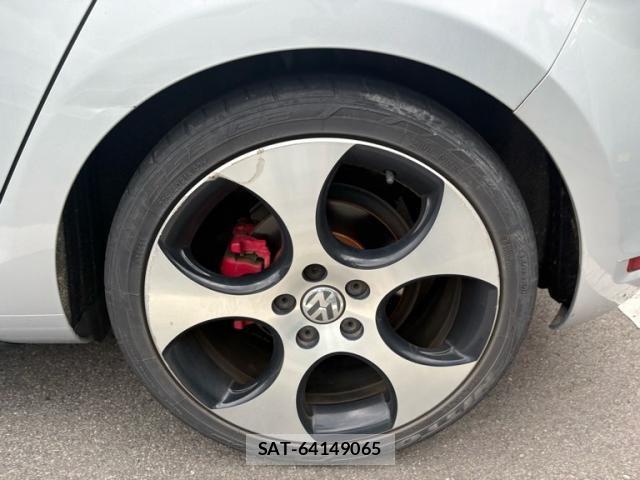 VolksWagen GOLF 2010-11 7880469-4