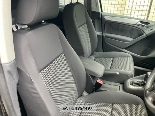 VolksWagen GOLF 2010-04 7903626-14