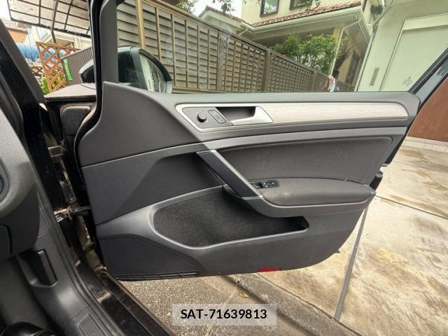 VolksWagen GOLF 2015-08 8039163-15