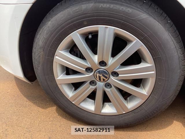 VolksWagen GOLF 2013-02 8039168-10