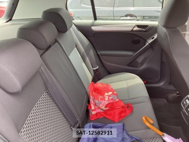 VolksWagen GOLF 2013-02 8039168-11