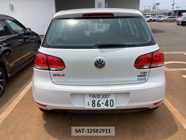 VolksWagen GOLF 2013-02 8039168-3