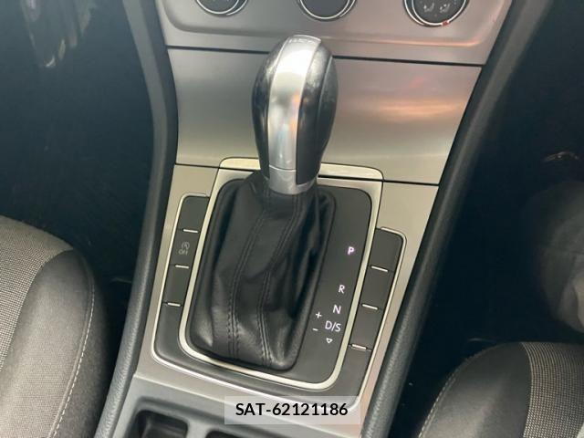VolksWagen GOLF 2015-03 8039166-18