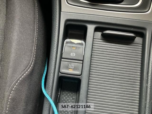 VolksWagen GOLF 2015-03 8039166-19