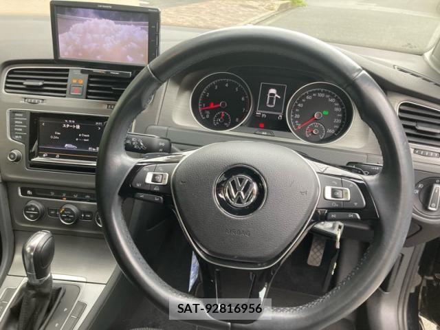 VolksWagen GOLF 2013-08 8039165-20