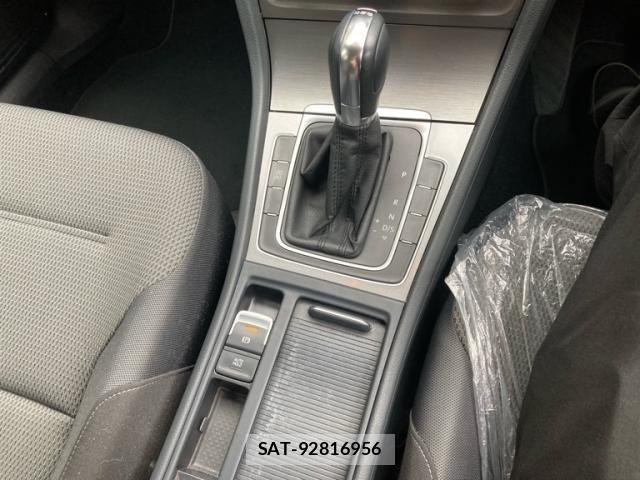 VolksWagen GOLF 2013-08 8039165-25