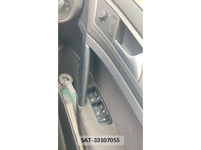 VolksWagen GOLF 2016-02 8075269-13