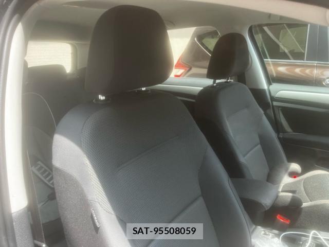 VolksWagen GOLF 2016-02 8076131-9