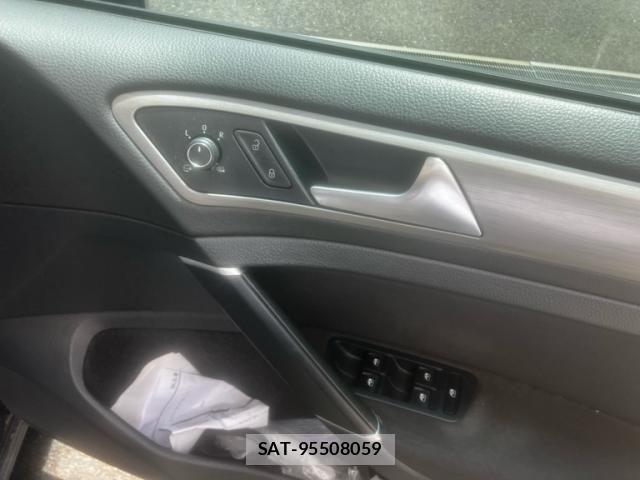 VolksWagen GOLF 2016-02 8076131-10