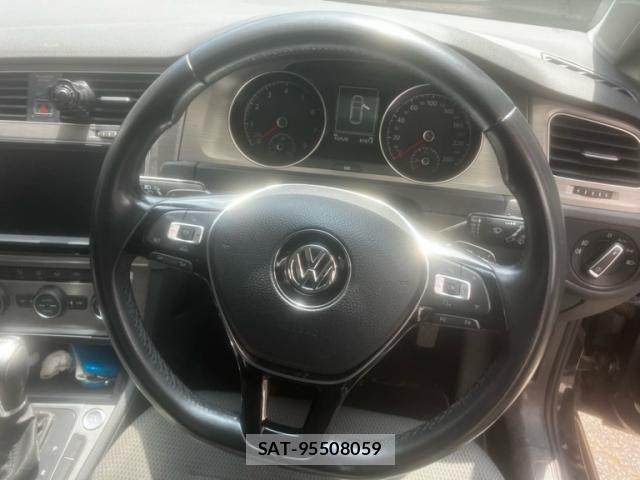 VolksWagen GOLF 2016-02 8076131-11