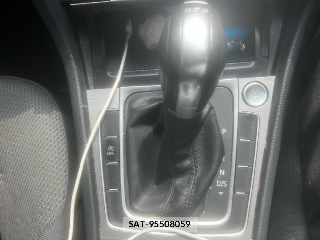 VolksWagen GOLF 2016-02 8076131-13