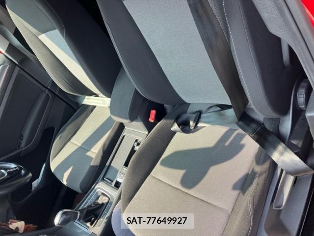 VolksWagen GOLF 2016-05 8102698-12