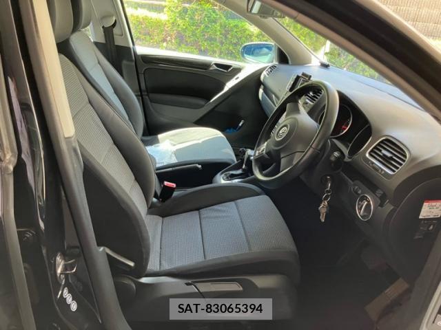 VolksWagen GOLF 2010-02 8102701-12