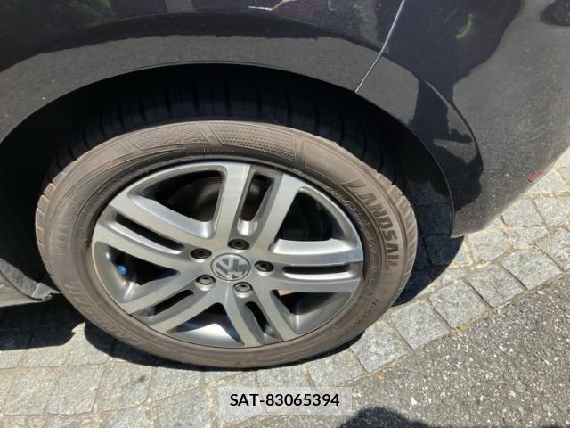 VolksWagen GOLF 2010-02 8102701-7
