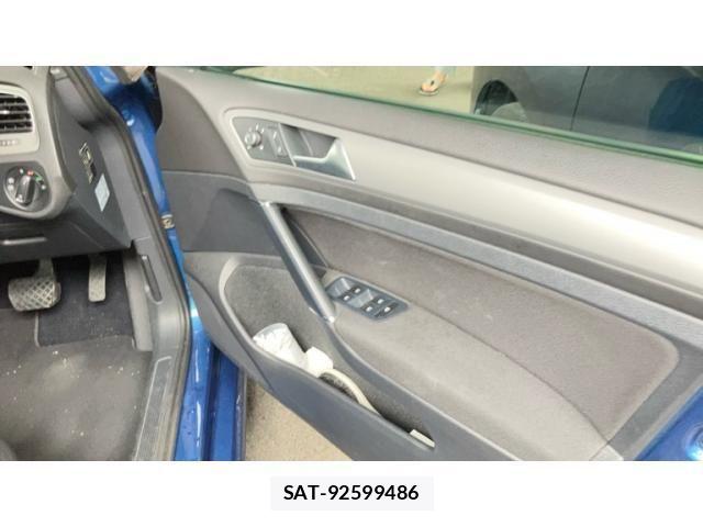 VolksWagen GOLF 2015-03 8102697-5