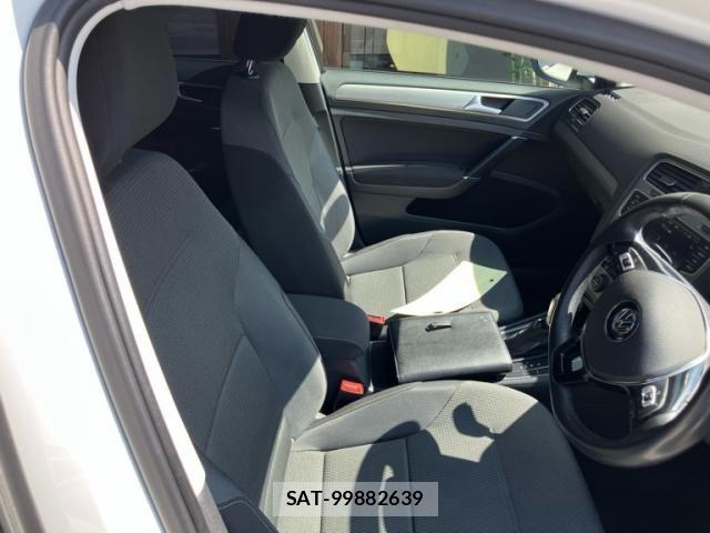 VolksWagen GOLF 2014-08 8132981-18