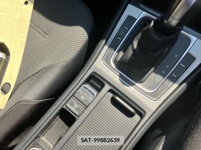 VolksWagen GOLF 2014-08 8132981-25