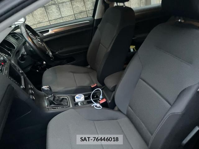VolksWagen GOLF 2013-12 8211007-9