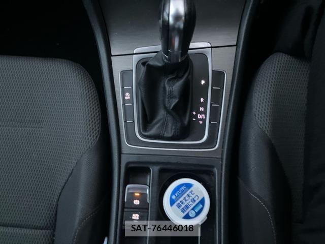 VolksWagen GOLF 2013-12 8211007-16