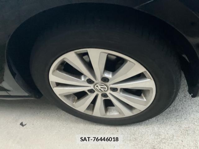 VolksWagen GOLF 2013-12 8211007-2