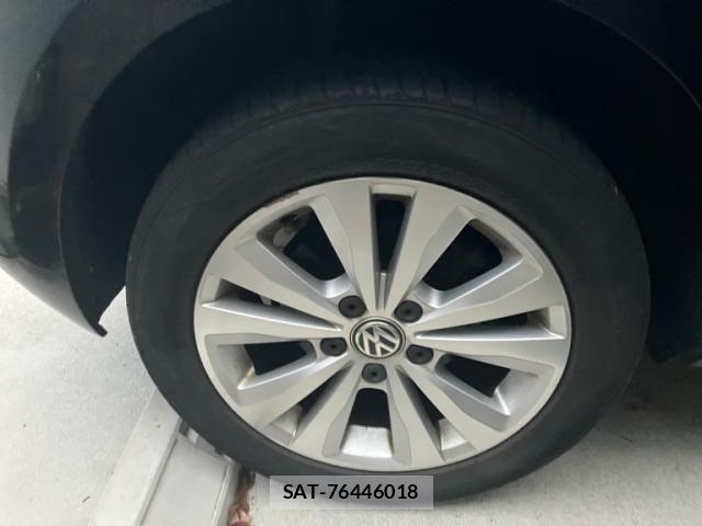 VolksWagen GOLF 2013-12 8211007-3