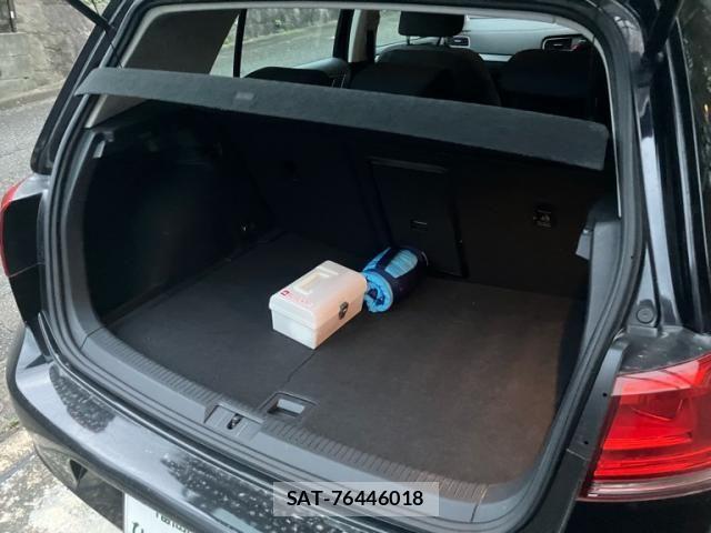 VolksWagen GOLF 2013-12 8211007-6