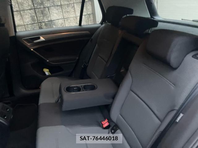 VolksWagen GOLF 2013-12 8211007-8
