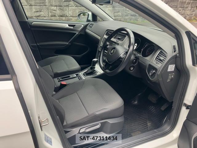 VolksWagen GOLF 2014-01 8211006-10