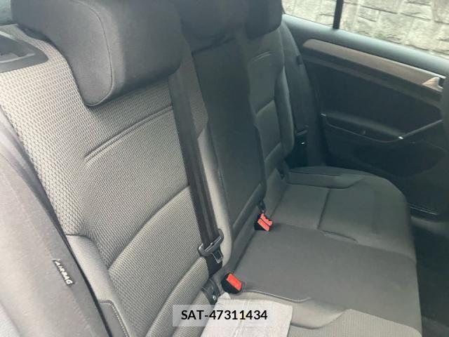 VolksWagen GOLF 2014-01 8211006-13