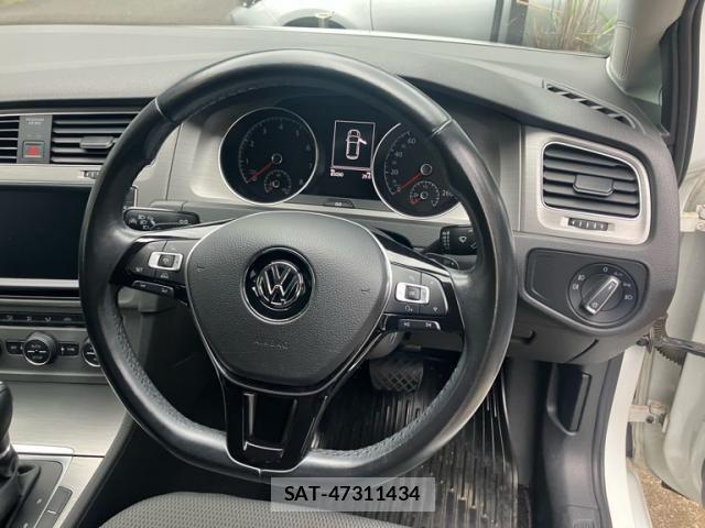 VolksWagen GOLF 2014-01 8211006-15