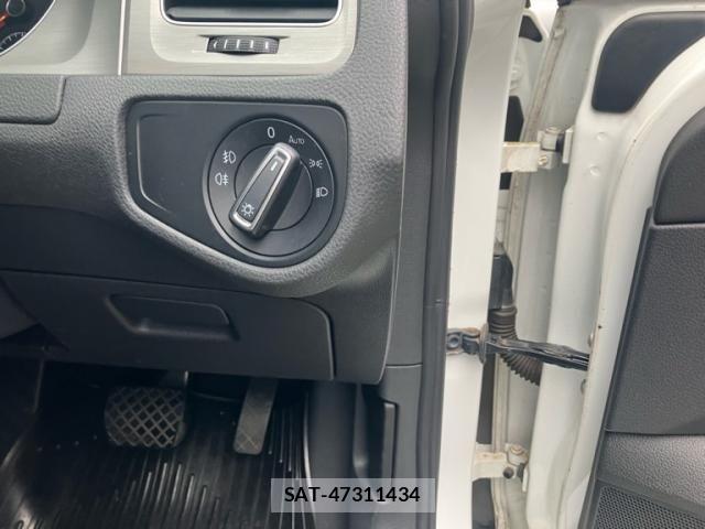 VolksWagen GOLF 2014-01 8211006-17