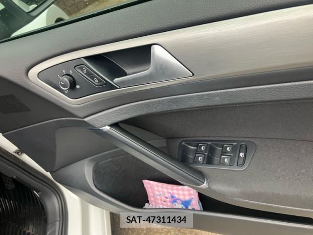 VolksWagen GOLF 2014-01 8211006-18